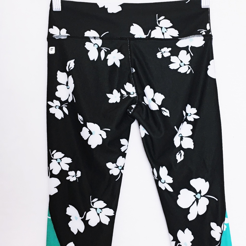 Fabletics Tuberose Capri Black Jazmine Print XXS - Picture 7 of 8